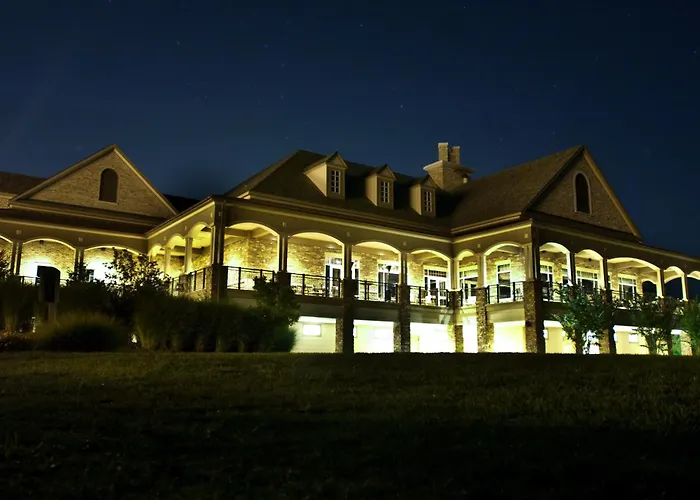 Pet Friendly hotel: Lansdowne Resort And Spa